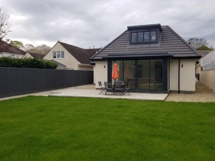 Evergreen Lodge: Luxurious Two-Bed Flat with Garden near Blenheim Palace Kidlington Exterior photo